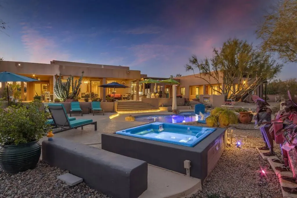 Desert Retreat With Dream Backyard スコッツデール