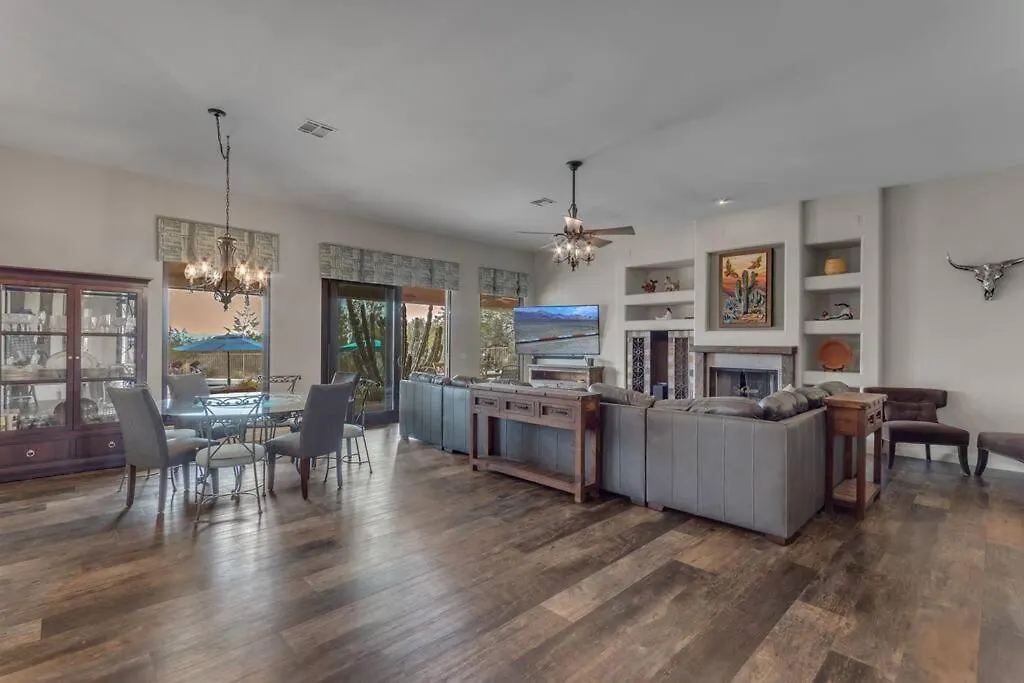 Desert Retreat With Dream Backyard سكوتسدايل