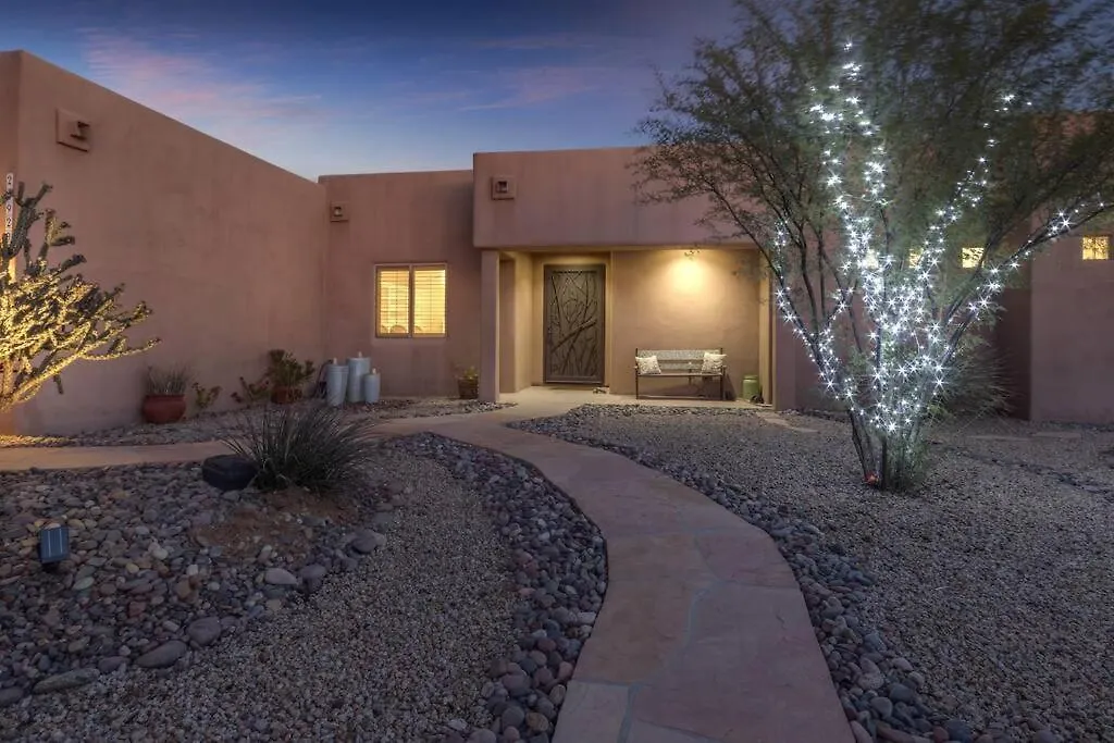 بيت للعطل Desert Retreat With Dream Backyard سكوتسدايل