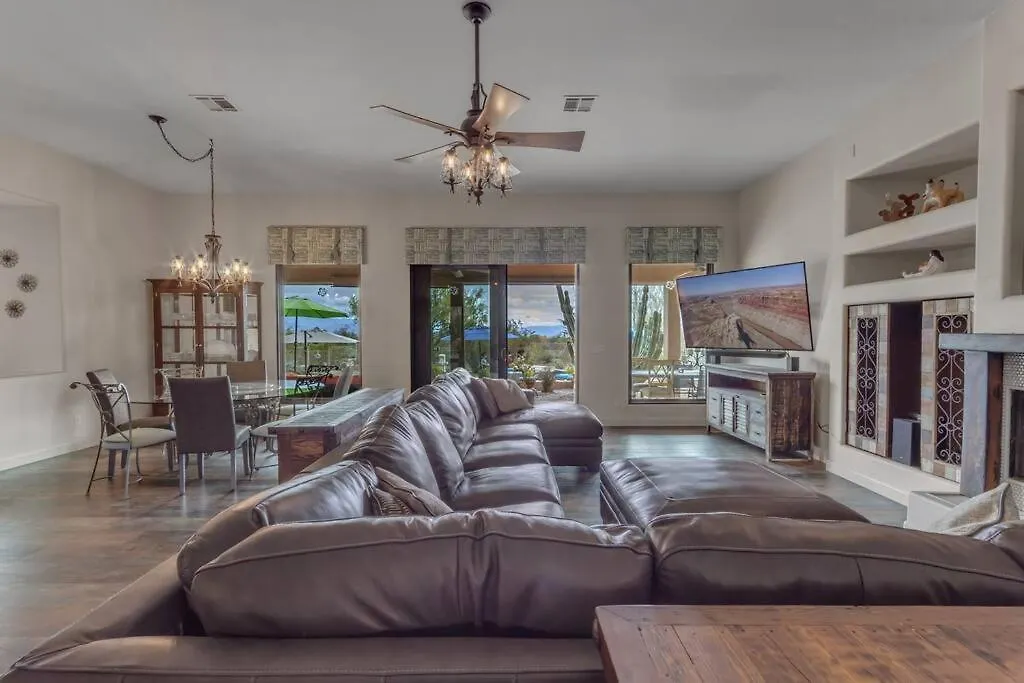 بيت للعطل Desert Retreat With Dream Backyard سكوتسدايل