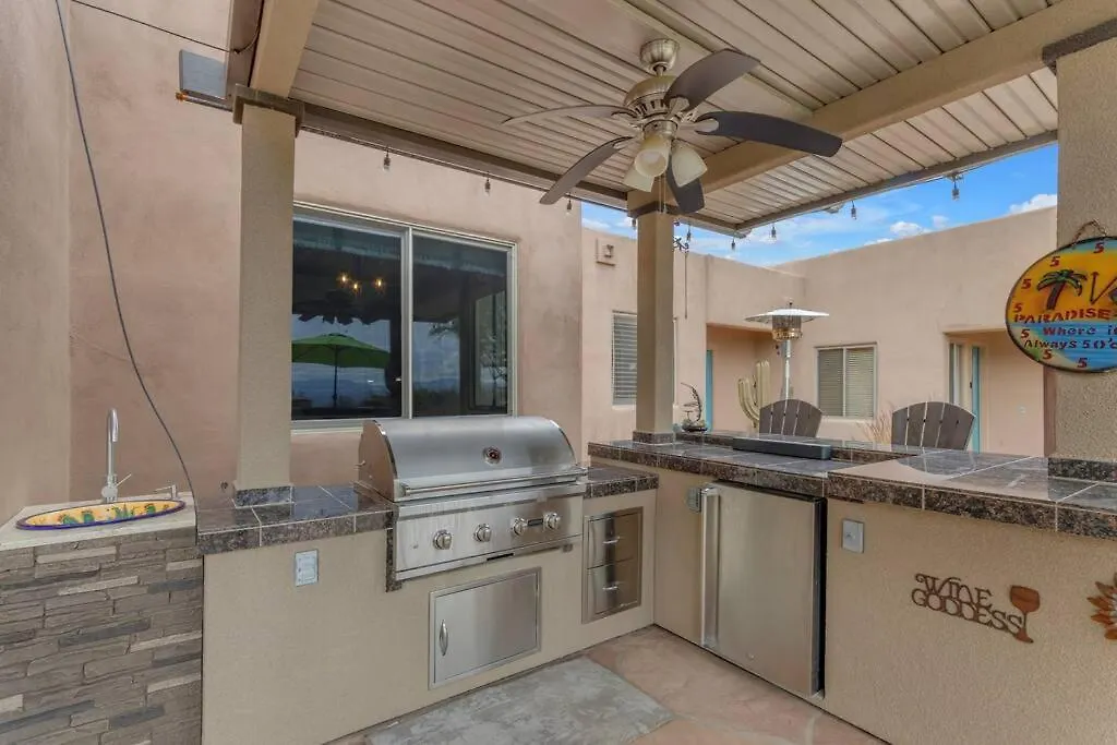 Desert Retreat With Dream Backyard سكوتسدايل